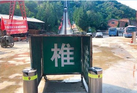 升降柱 vs 路障机:出入口安防设备选型对比